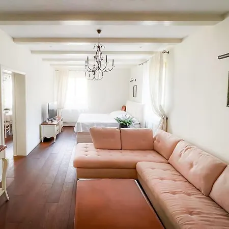 Exclusive Diamond At Mala Strana Appartement